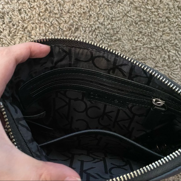 Calvin Klein Shoulder bag - Picture 3 of 7